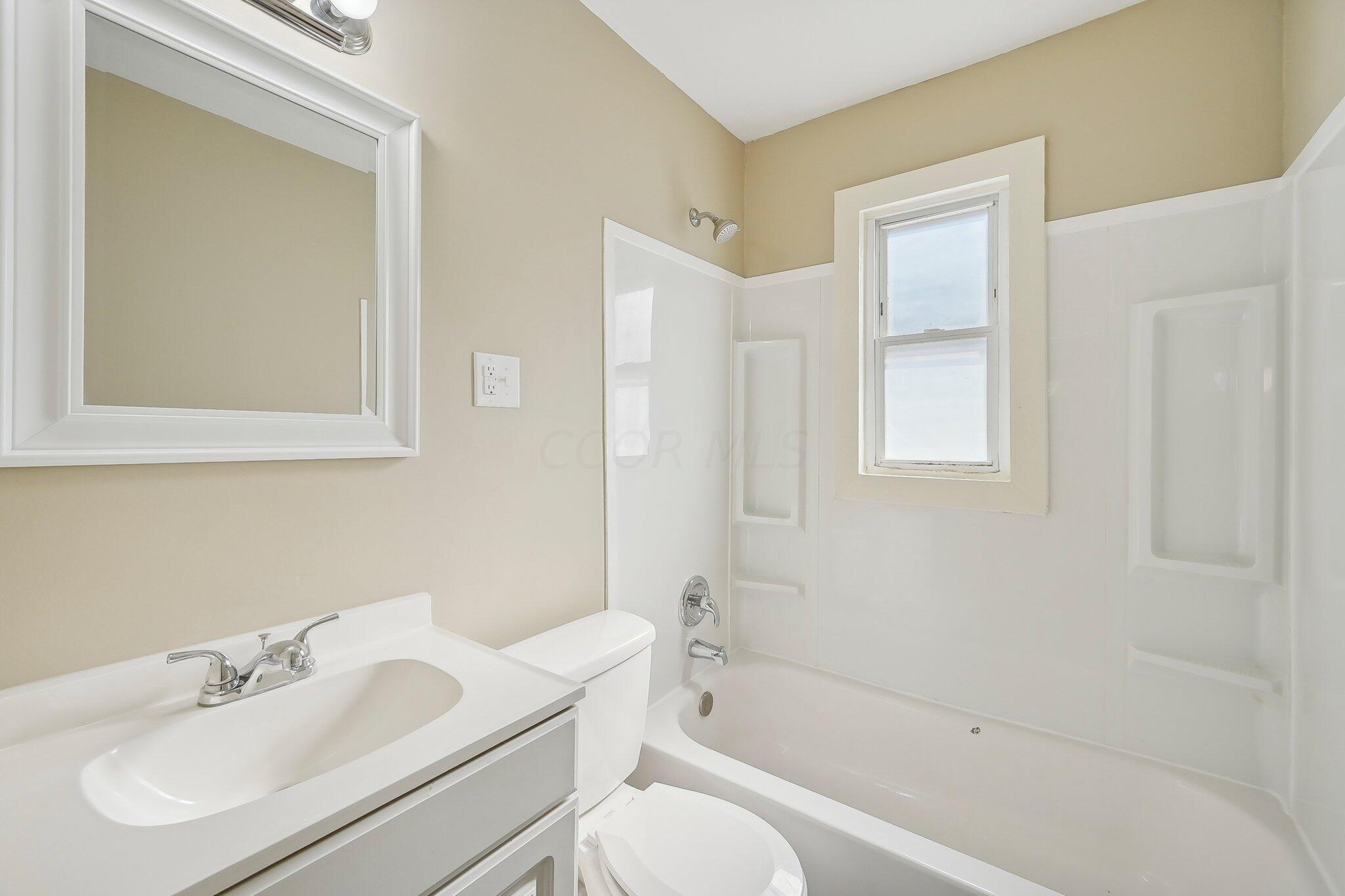 2264 Delbert Road Columbus, OH 43211 - Photo 15 of 26 Delbert Rd-016