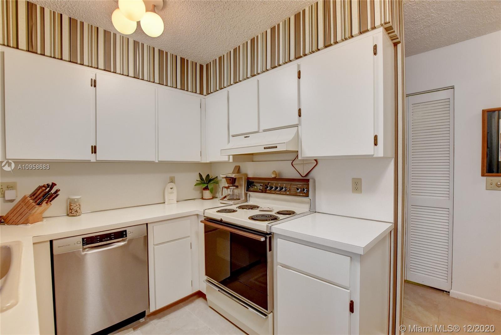 2349 Northwest 29th Road Boca Raton, FL 33431 - Photo 14 of 27