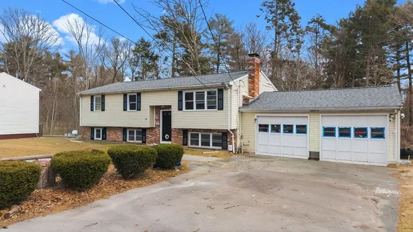 $639,000 | 36 Kalmia Road, Holbrook, MA 02343