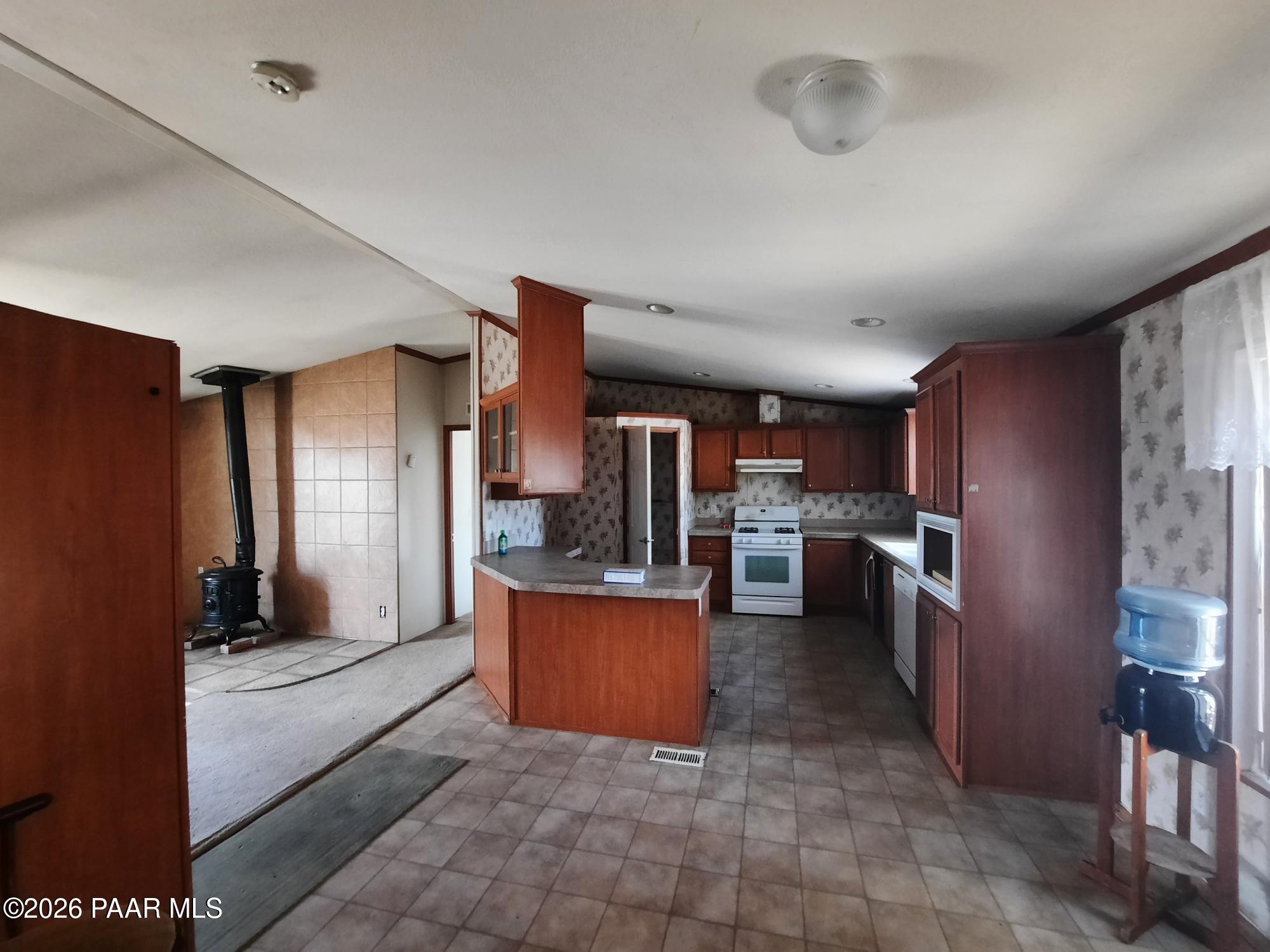 44050 West Fort Rock Road Seligman, AZ 86337 - Photo 4 of 46 20260616_114256