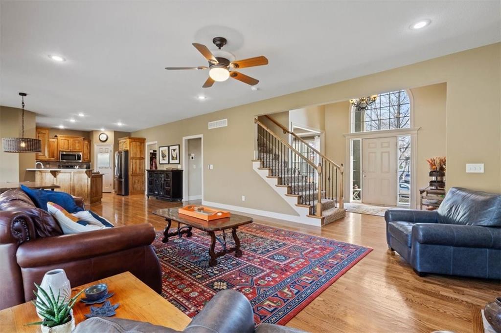 6942 Constance Street Shawnee, KS 66216 - Photo 7 of 37