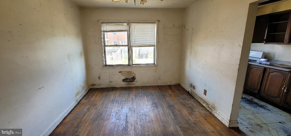 846 Arncliffe Road Essex, MD 21221 - Photo 3 of 4 Gallery Image 3
