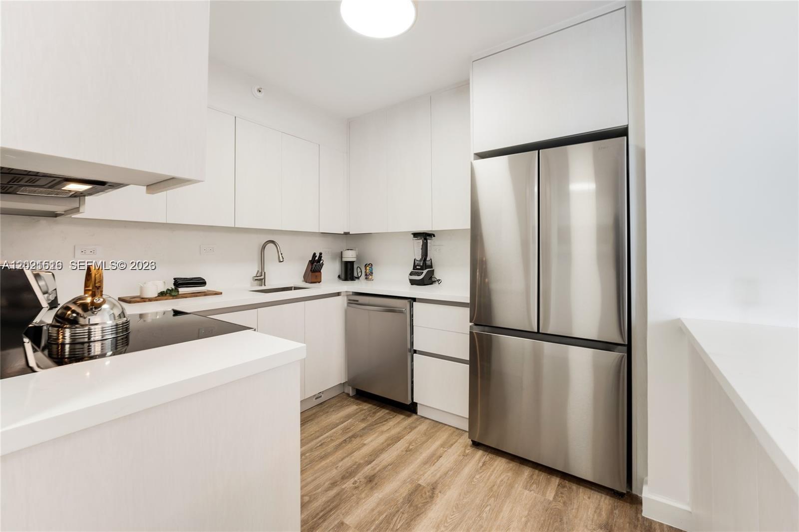 1500 Bay Road, Unit 416S Miami Beach, FL 33139 - Photo 12 of 20