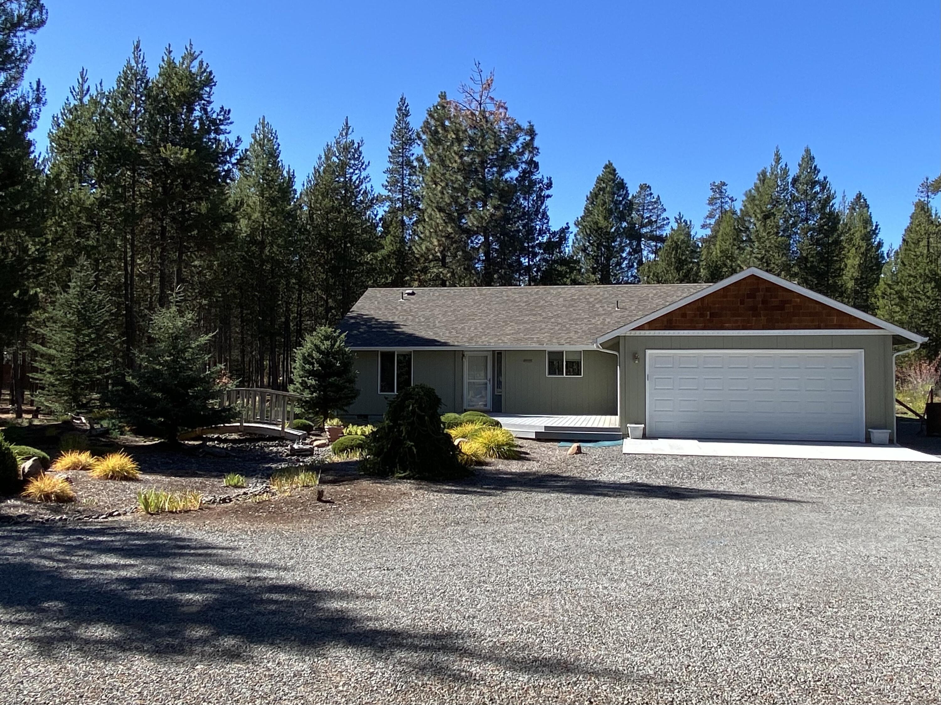 53335 Deep Woods Road La Pine, OR 97739 - Photo 2 of 33 Exterior/Driveway