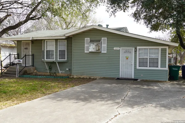 $1,400 | 224 Marquette Drive, San Antonio, TX 78228