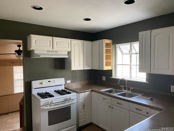 $1,400 | 224 Marquette Drive, San Antonio, TX 78228