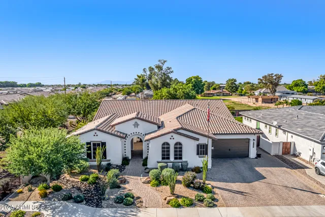 $1,249,000 | 7588 South Peppertree Drive, Gilbert, AZ 85298