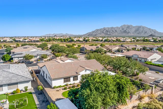 $1,249,000 | 7588 South Peppertree Drive, Gilbert, AZ 85298