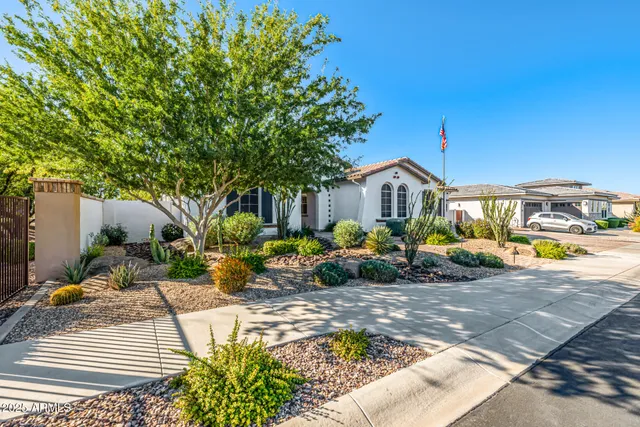 $1,249,000 | 7588 South Peppertree Drive, Gilbert, AZ 85298