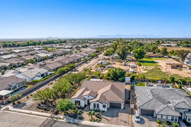 $1,249,000 | 7588 South Peppertree Drive, Gilbert, AZ 85298