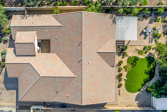 $1,249,000 | 7588 South Peppertree Drive, Gilbert, AZ 85298