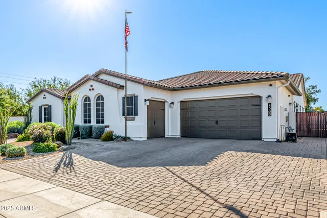 $1,249,000 | 7588 South Peppertree Drive, Gilbert, AZ 85298