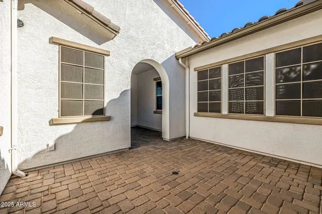 $1,249,000 | 7588 South Peppertree Drive, Gilbert, AZ 85298