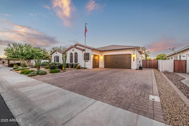 $1,249,000 | 7588 South Peppertree Drive, Gilbert, AZ 85298