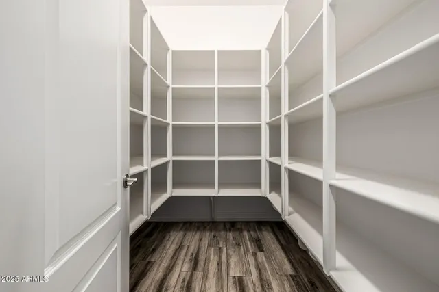 $1,249,000 | 7588 South Peppertree Drive, Gilbert, AZ 85298