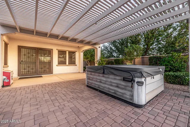 $1,249,000 | 7588 South Peppertree Drive, Gilbert, AZ 85298