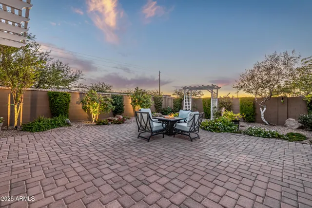 $1,249,000 | 7588 South Peppertree Drive, Gilbert, AZ 85298