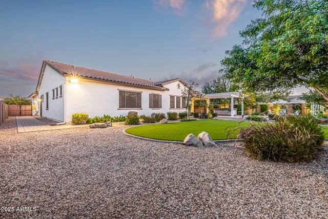 $1,249,000 | 7588 South Peppertree Drive, Gilbert, AZ 85298