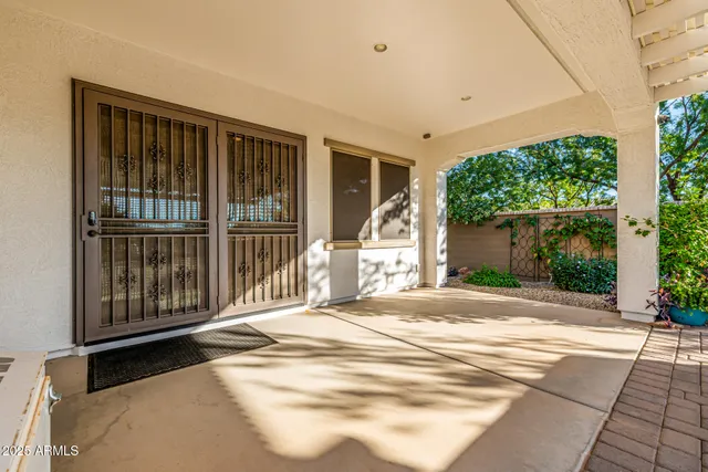 $1,249,000 | 7588 South Peppertree Drive, Gilbert, AZ 85298