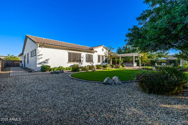 $1,249,000 | 7588 South Peppertree Drive, Gilbert, AZ 85298