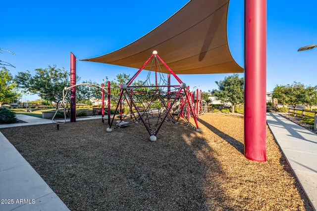 $1,249,000 | 7588 South Peppertree Drive, Gilbert, AZ 85298