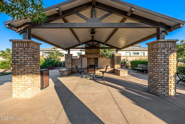 $1,249,000 | 7588 South Peppertree Drive, Gilbert, AZ 85298