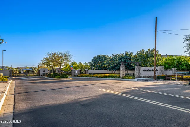 $1,249,000 | 7588 South Peppertree Drive, Gilbert, AZ 85298