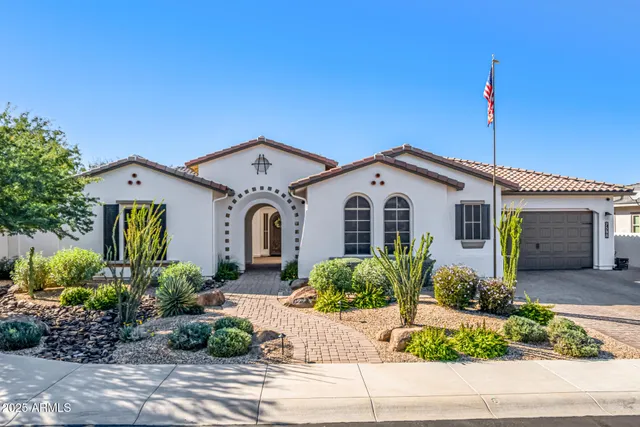 $1,249,000 | 7588 South Peppertree Drive, Gilbert, AZ 85298