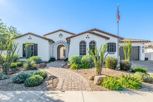 $1,249,000 | 7588 South Peppertree Drive, Gilbert, AZ 85298
