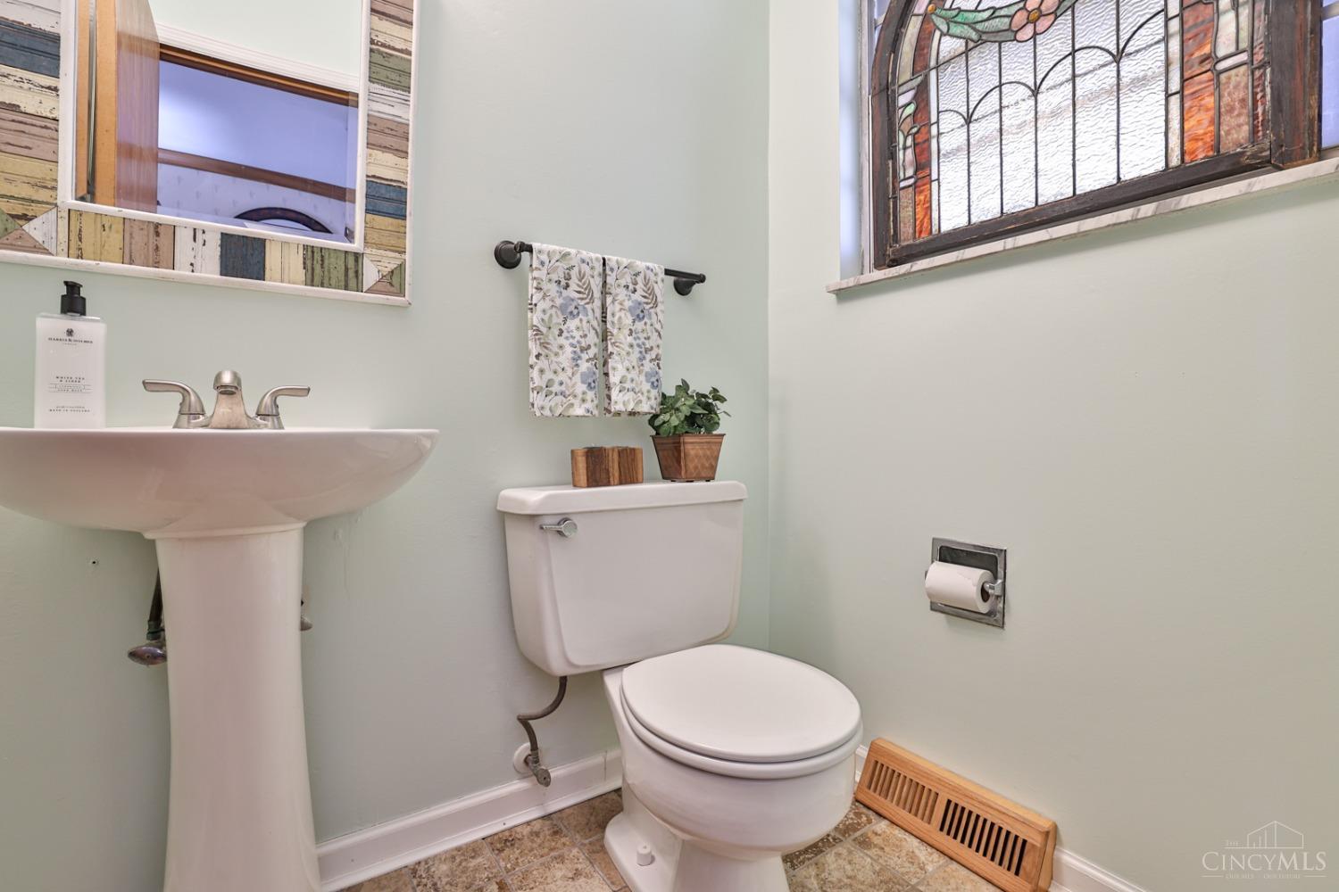 2683 Ebenezer Road Cincinnati, OH 45233 - Photo 30 of 51