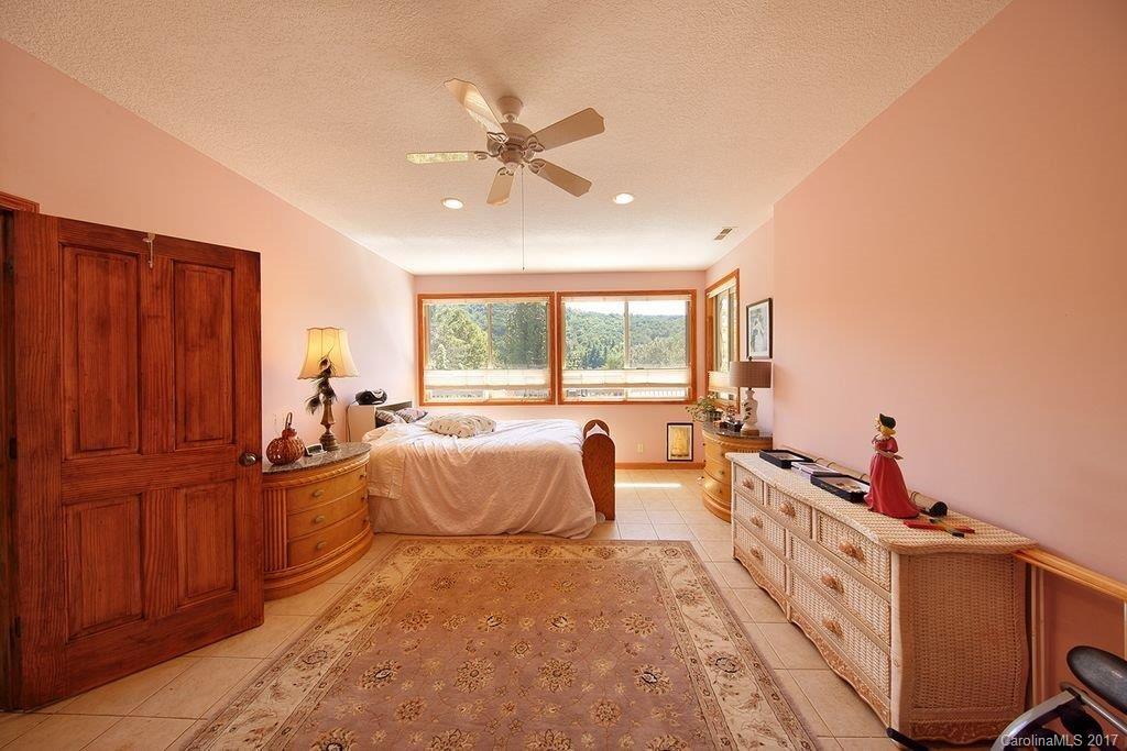 16 Weldon Way Fairview, NC 28730 - Photo 11 of 24 Gallery Image 11