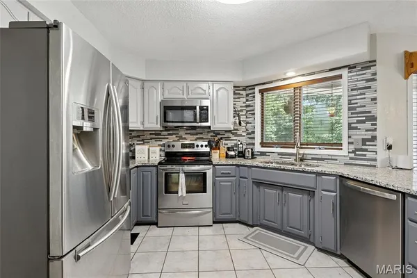 $550,000 | 190 Whispering Pines Estate, St. Clair, MO 63077