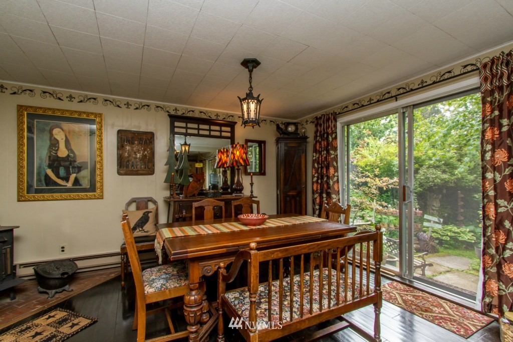 3529 Northeast 6th Street Renton, WA 98056 - Photo 6 of 22