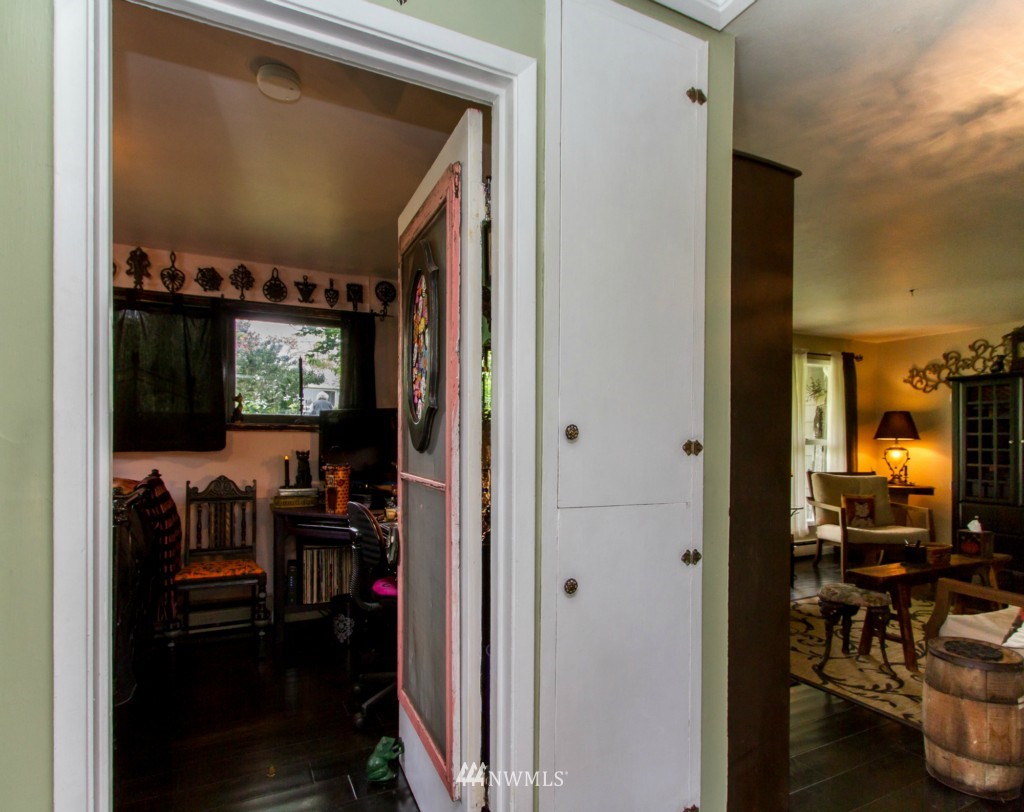 3529 Northeast 6th Street Renton, WA 98056 - Photo 10 of 22