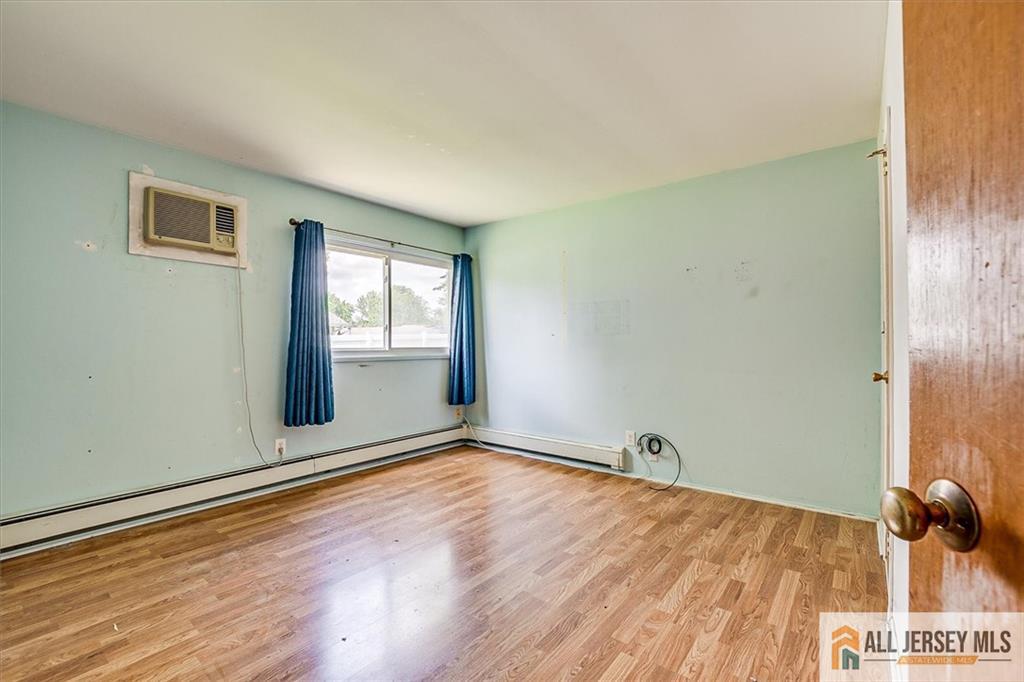 48 Kendall Road Kendall Park, NJ 08824 - Photo 12 of 25 Gallery Image 12