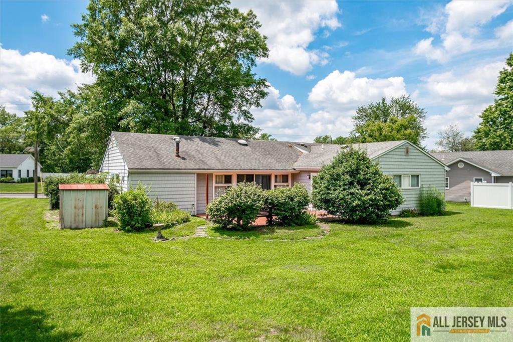 48 Kendall Road Kendall Park, NJ 08824 - Photo 17 of 25 Gallery Image 17