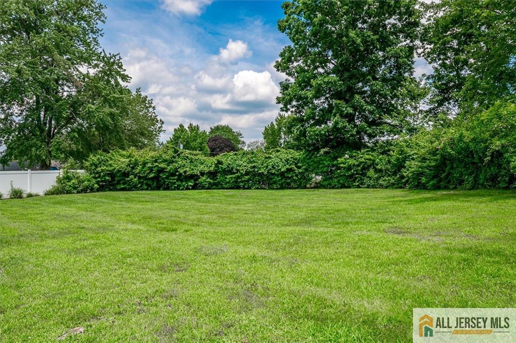 48 Kendall Road Kendall Park, NJ 08824 - Photo 19 of 25 Gallery Image 19