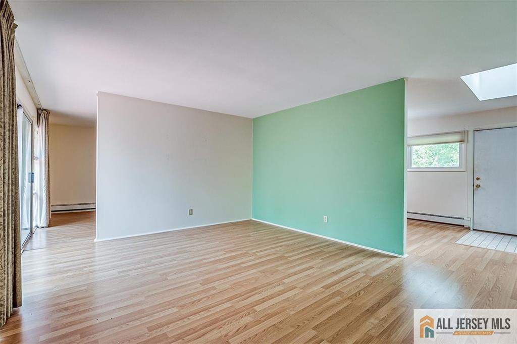 48 Kendall Road Kendall Park, NJ 08824 - Photo 4 of 25 Gallery Image 4