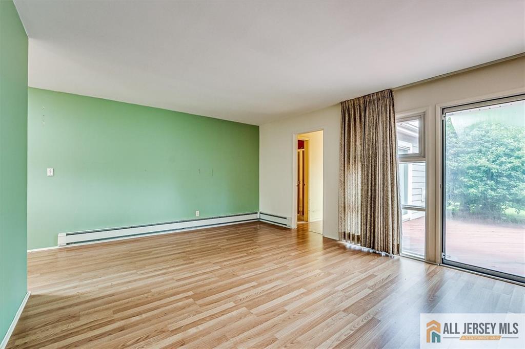 48 Kendall Road Kendall Park, NJ 08824 - Photo 5 of 25 Gallery Image 5