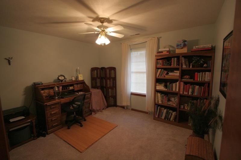 376 Ridgewood Lane Jasper, IN 47546 - Photo 14 of 18 Gallery Image 14