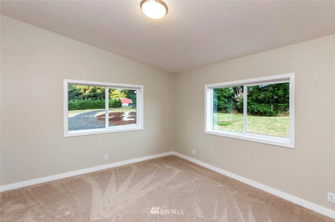 17217 Hound Dog Lane Southwest Rochester, WA 98579 - Photo 11 of 25 Gallery Image 11