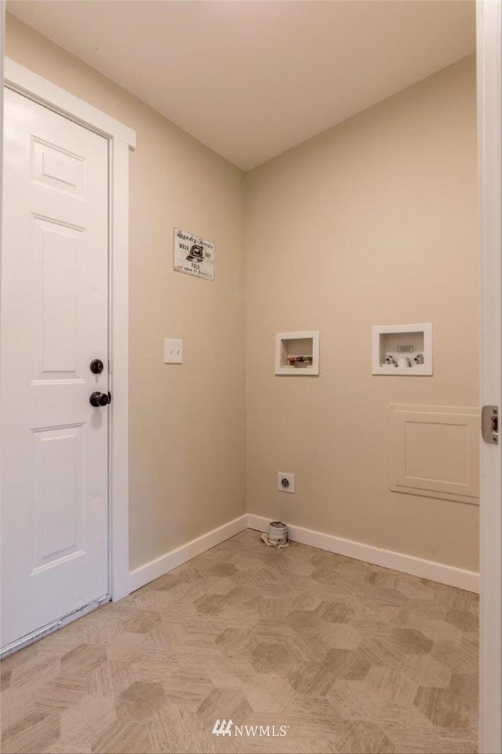 17217 Hound Dog Lane Southwest Rochester, WA 98579 - Photo 10 of 25 Gallery Image 10