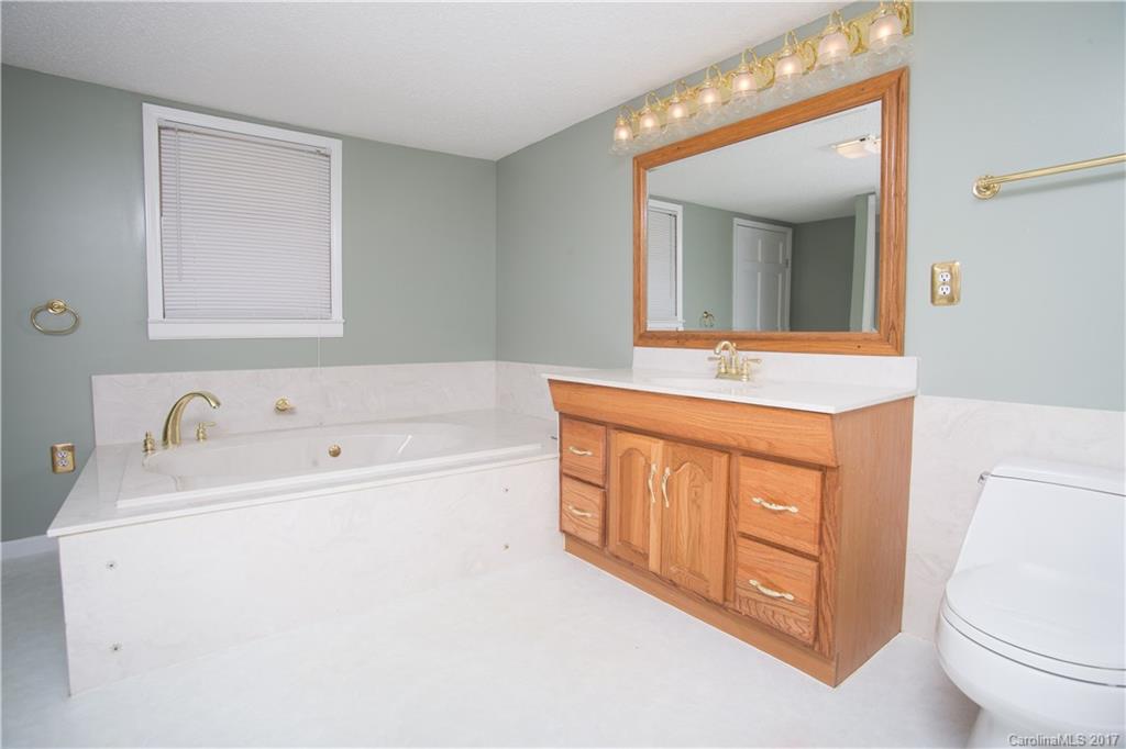 62 Ridgeview Drive Marion, NC 28752 - Photo 13 of 24 Gallery Image 13