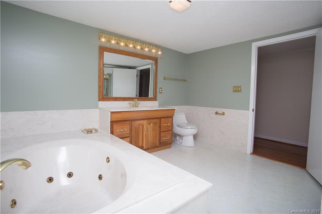 62 Ridgeview Drive Marion, NC 28752 - Photo 14 of 24 Gallery Image 14