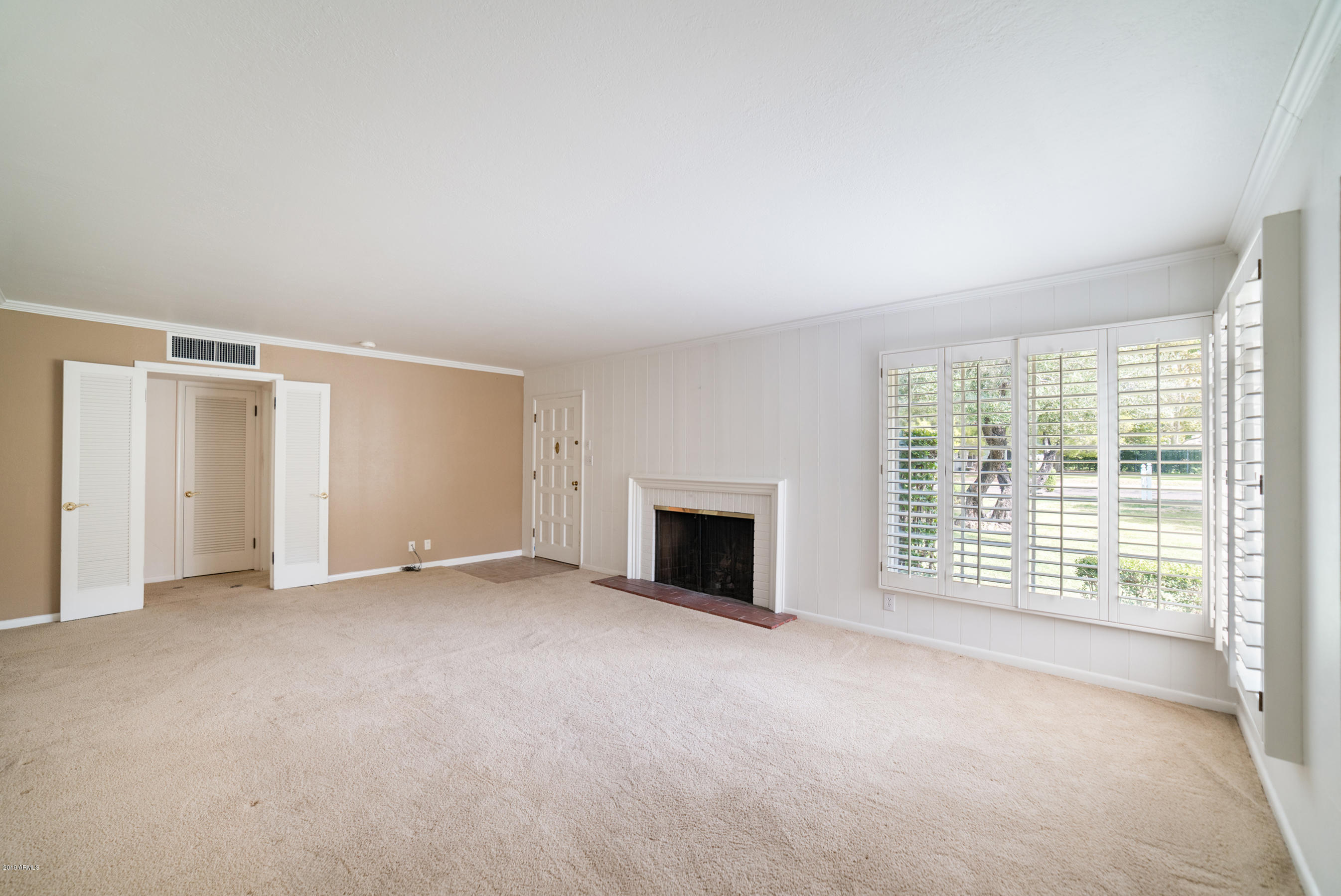101 West Lawrence Road Phoenix, AZ 85013 - Photo 3 of 26 EE597A80-B985-419B-AF8E-A1EF56D637B8