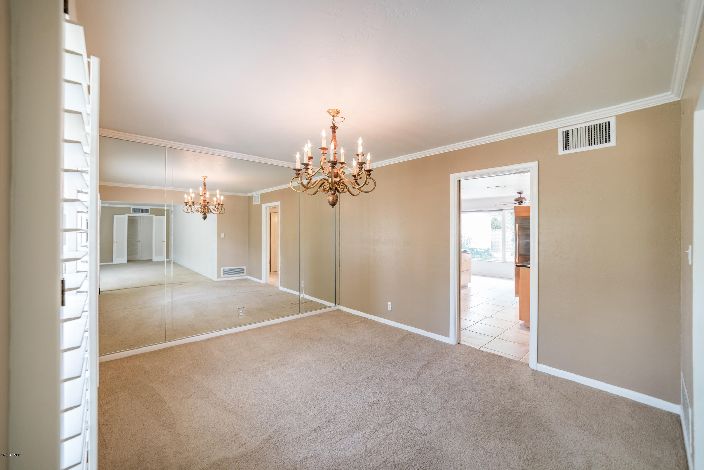 101 West Lawrence Road Phoenix, AZ 85013 - Photo 4 of 26 A03A1C09-EB9B-4B51-8281-49F2BE2D6420