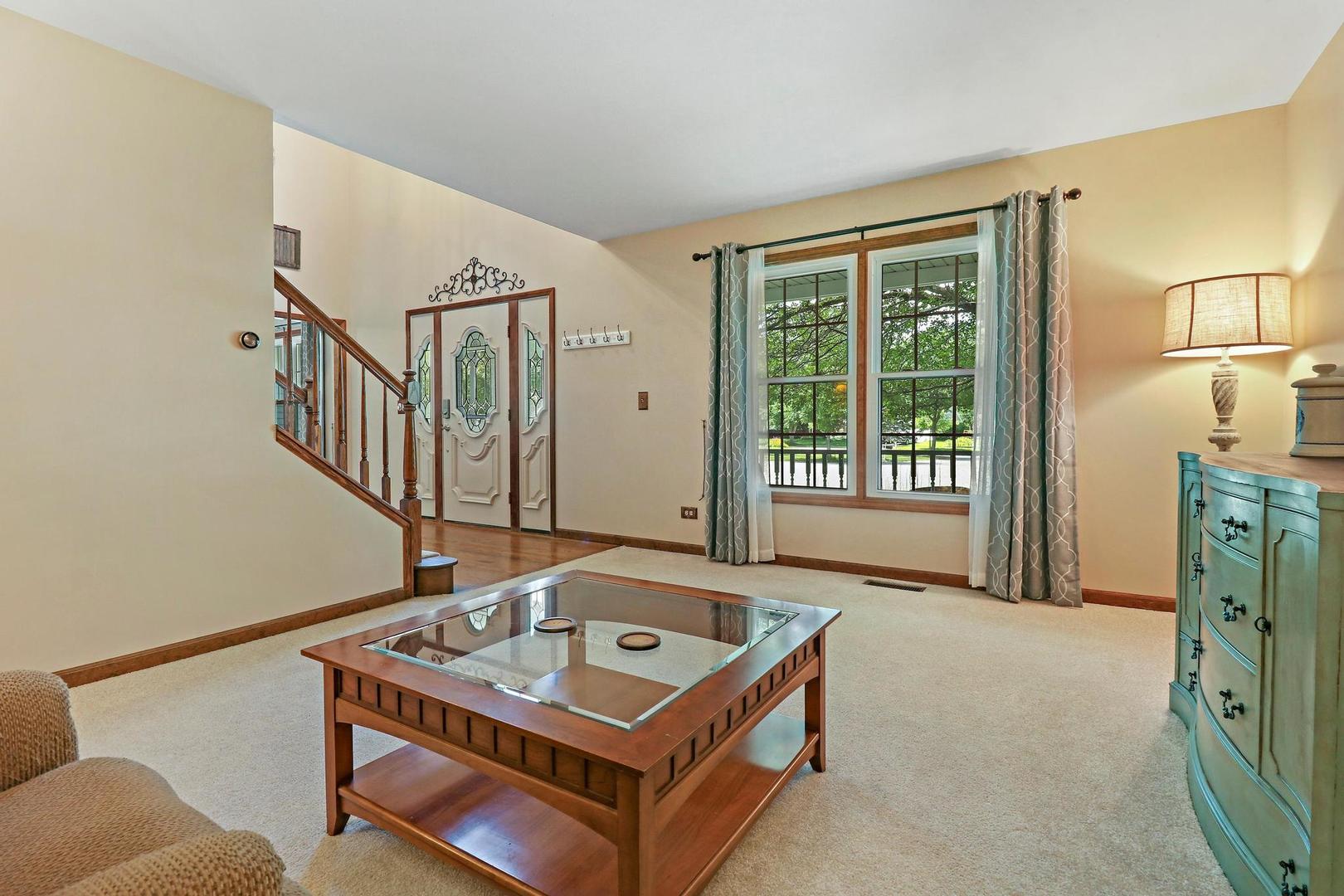 1321 Prairie Drive Algonquin, IL 60102 - Photo 3 of 27