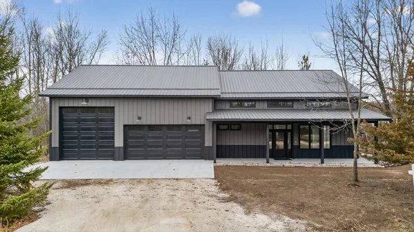 $675,000 | 67466 152nd Avenue, Wabasha, MN 55981