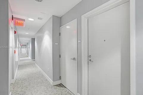 $515,000 | 725 Northeast 22nd Street, Unit 8B, Miami, FL 33137