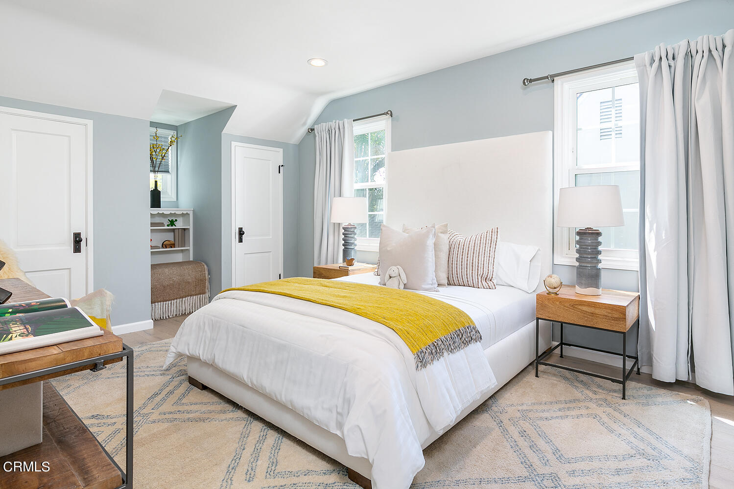3333 Yorkshire Road Pasadena, CA 91107 - Photo 21 of 34 a bedroom with a bed and a couch